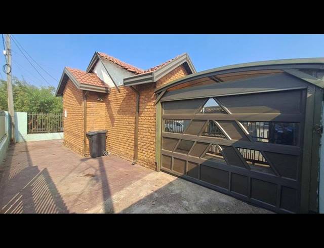 3 BEDROOM HOUSE FOR SALE IN MAMELODI EAST